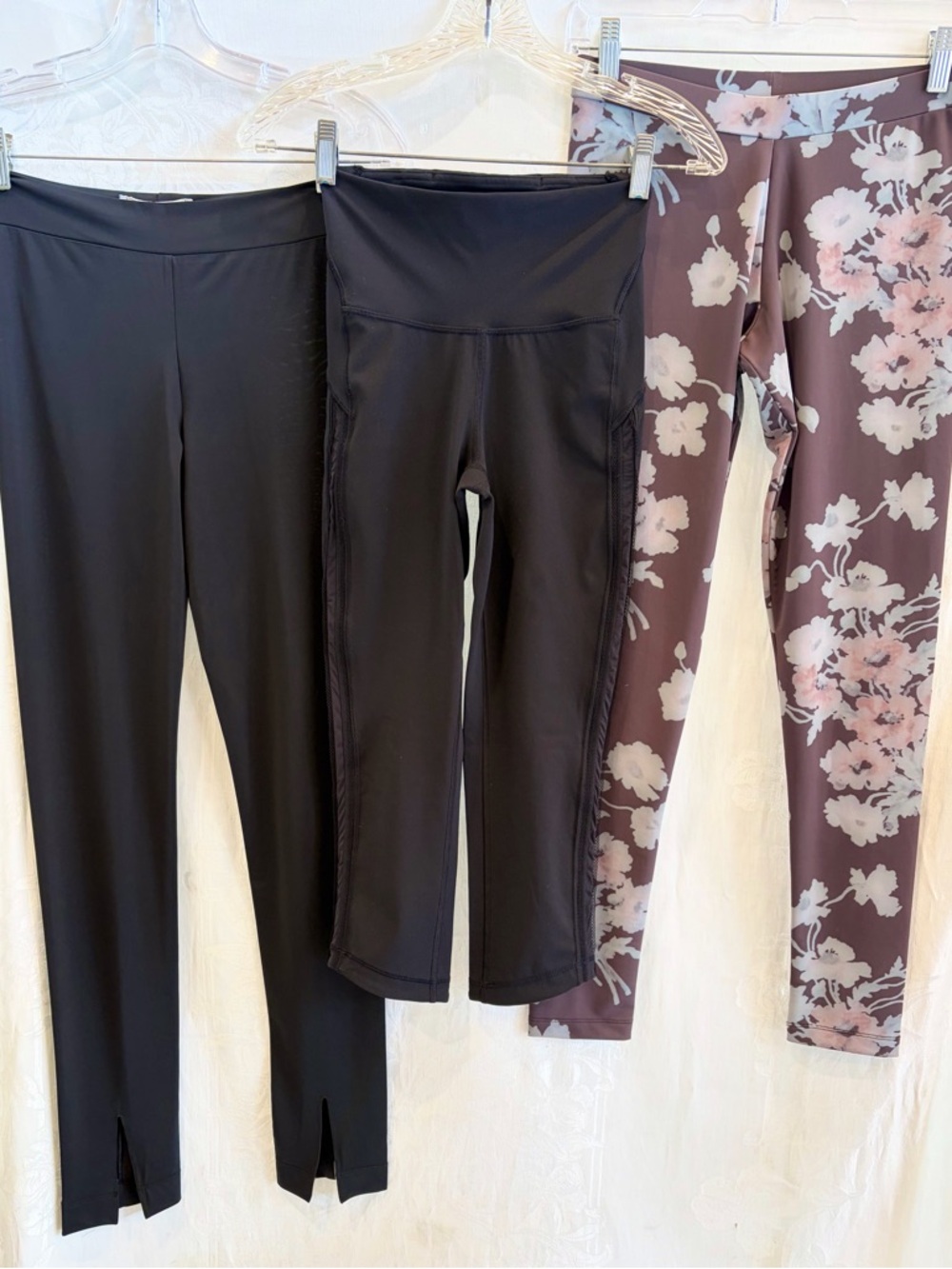 3 Pr LULULEMON Sheer Stripe Capri Leggings 4 RABENS SALONER & SAUCE $300
